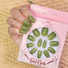 GLOSSY STILLETO NAILS (NAIL KIT INCLUDED)