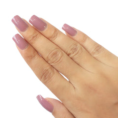 GLOSSY SQUARE NAILS (NAIL KIT INCLUDED)