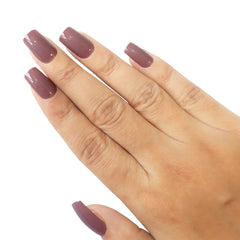 GLOSSY SQUARE NAILS (NAIL KIT INCLUDED)