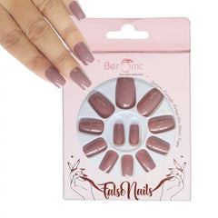 GLOSSY SQUARE NAILS (NAIL KIT INCLUDED)