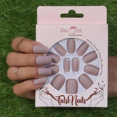 MATTE SQUARE NAILS (NAIL KIT INCLUDED)