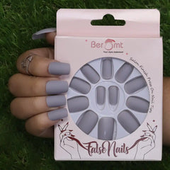 MATTE SQUARE NAILS (NAIL KIT INCLUDED)