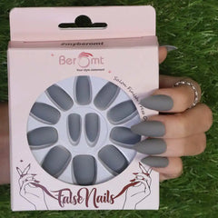 MATTE CLAWS NAILS (NAIL KIT INCLUDED)