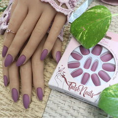 MATTE OVAL NAILS (NAIL KIT INCLUDED)