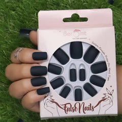 MATTE SQUARE NAILS (NAIL KIT INCLUDED)