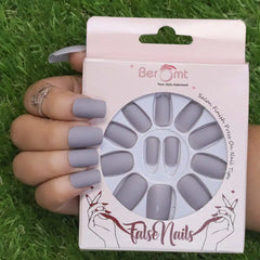 MATTE SQUARE NAILS (NAIL KIT INCLUDED)