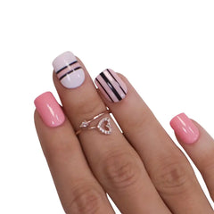 PRINTED SHORT SQUARE NAILS - (NAIL KIT INCLUDED)