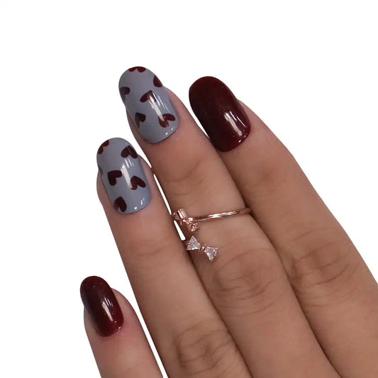 HEART PRINTED NAILS - (NAIL KIT INCLUDED)