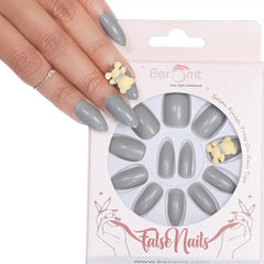 TEENAGE GIRL NAILS (NAIL KIT INCLUDED)