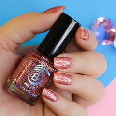 HOLOGRAPHIC NAIL POLISH