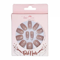 GLOSSY STILLETO NAILS (NAIL KIT INCLUDED)